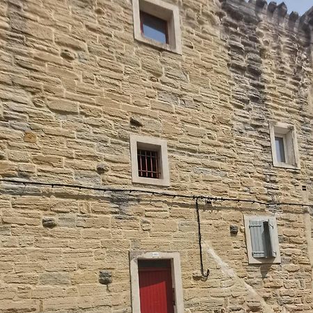Petit Appart Entier Au Coeur Des Remparts - Netfix Et Connection Fibre Gratuits カルパントラ エクステリア 写真