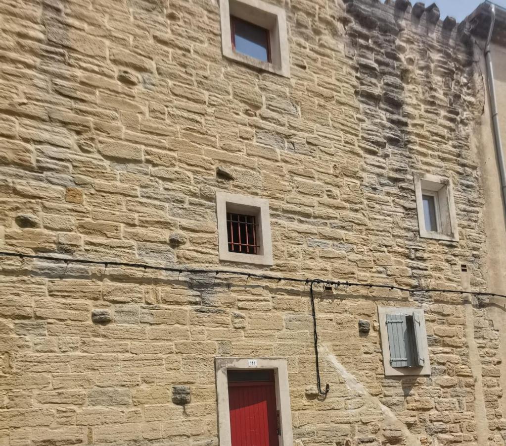Petit Appart Entier Au Coeur Des Remparts - Netfix Et Connection Fibre Gratuits カルパントラ エクステリア 写真